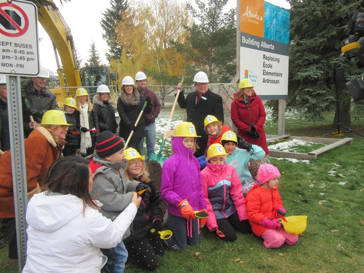 Bison Builders Dig In!
